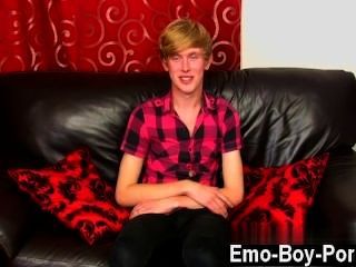 gay ado cheveux long