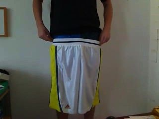 gay en survetement adidas gay
